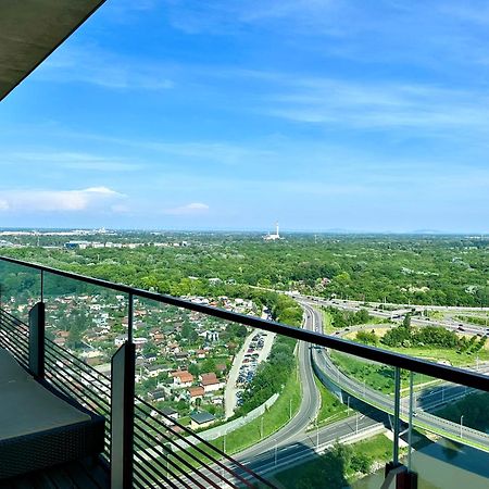 Luxury Penthouse I Rooftop Pool I Self Check-In Виена Екстериор снимка