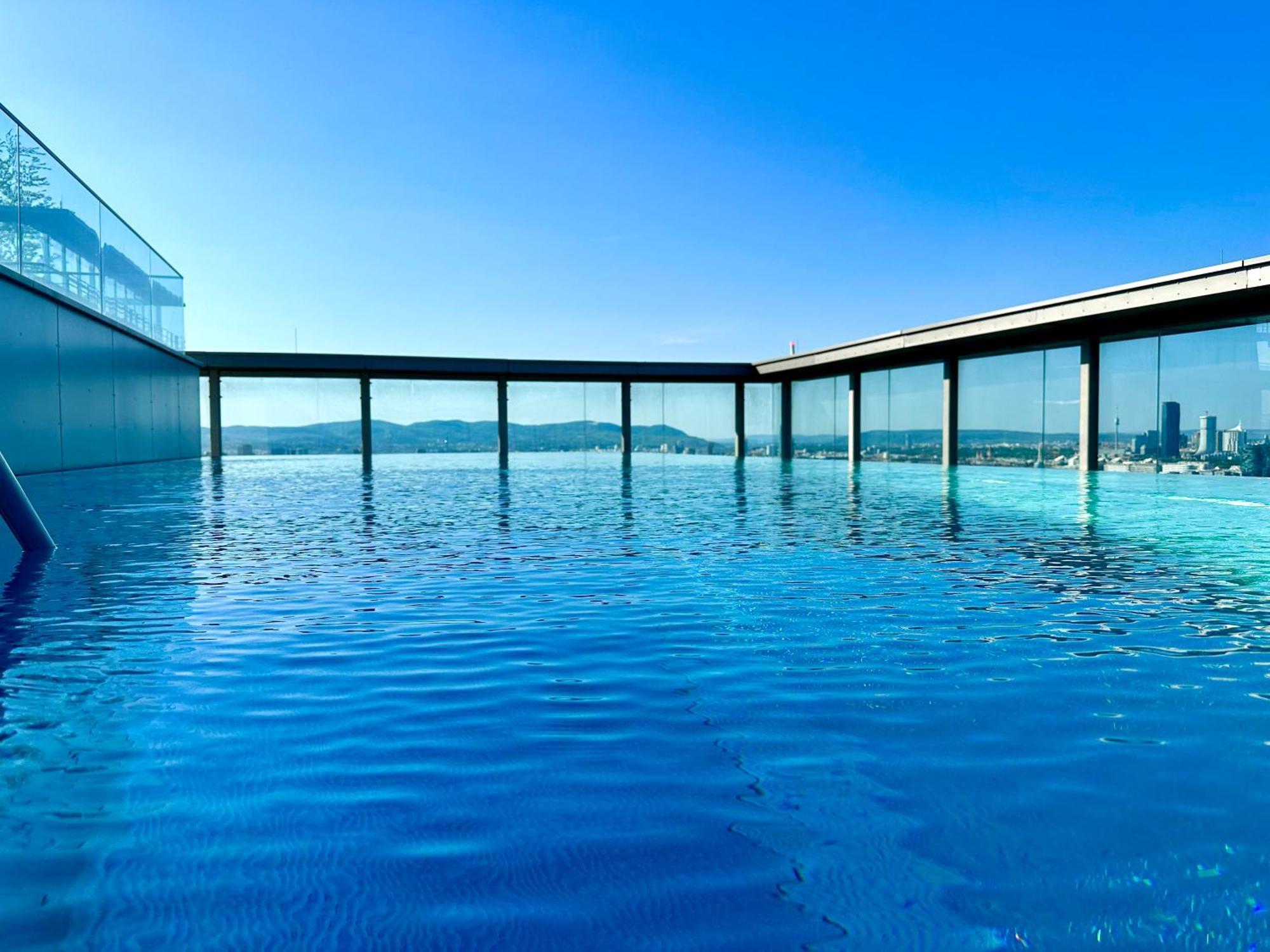Luxury Penthouse I Rooftop Pool I Self Check-In Виена Екстериор снимка
