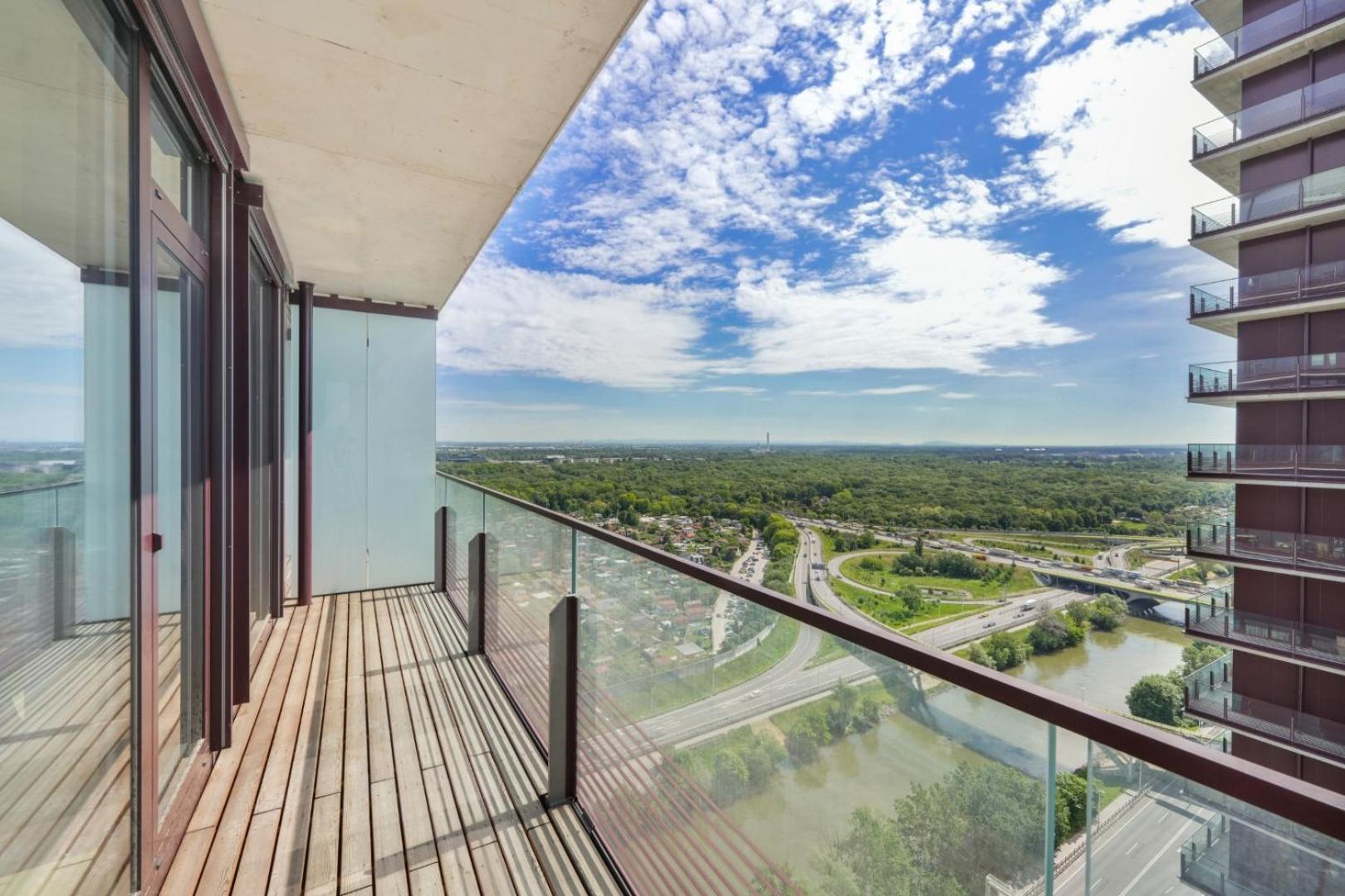 Luxury Penthouse I Rooftop Pool I Self Check-In Виена Екстериор снимка