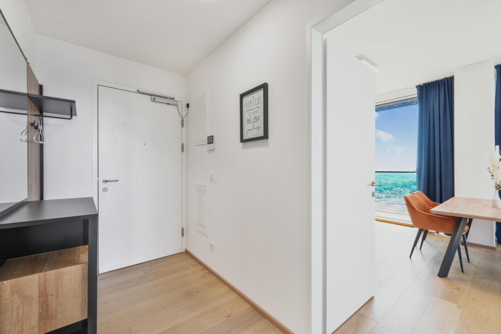 Luxury Penthouse I Rooftop Pool I Self Check-In Виена Екстериор снимка